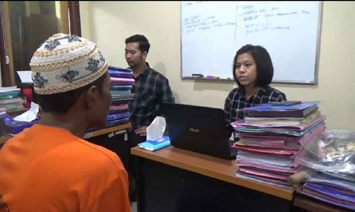 Ngaku Dapat Petunjuk Gaib untuk Sembuhkan Penyakit, Pria di Bangkalan ini Cabuli Anak Tirinya