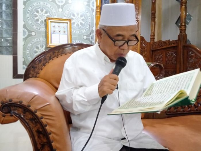 ​Disertai Khataman Al-Quran, Kiai Asep Pimpin Salat Malam Online ke-5 Lawan Covid-19