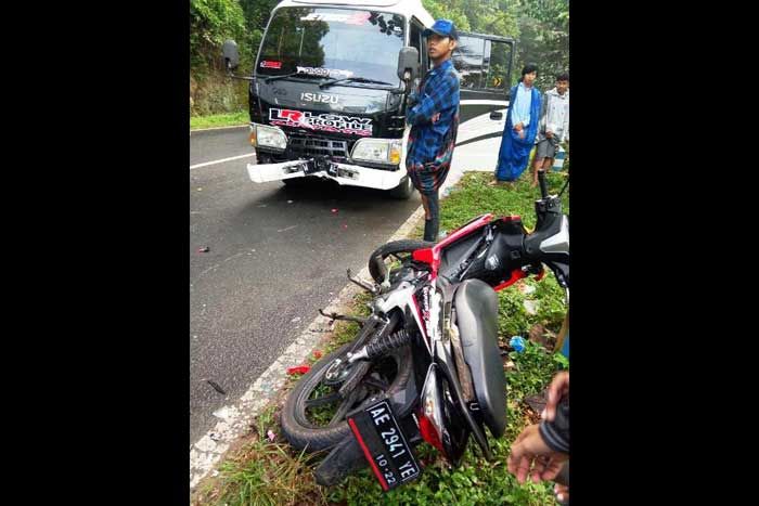 Honda Supra Vs Isuzu Elf di Arjosari, Satu Korban Luka Berat