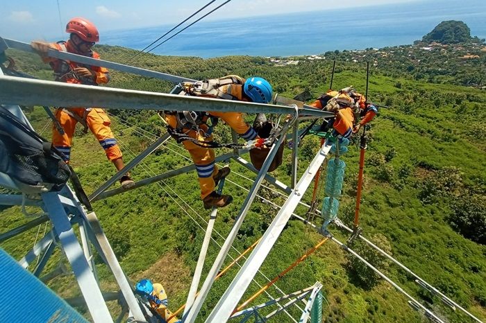 PLN UIT JBM Terus Lakukan Pemeliharaan Jaringan