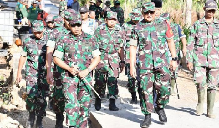 Danrem 083/Baladhika Jaya Pantau Pelaksanaan TMMD di Desa Kedungsalam