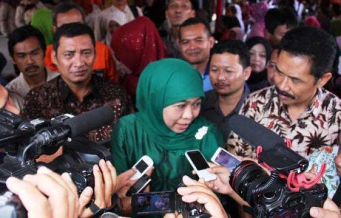 Lantik PC Muslimat Tulungagung, Mensos dan Bupati Bagikan Rasta