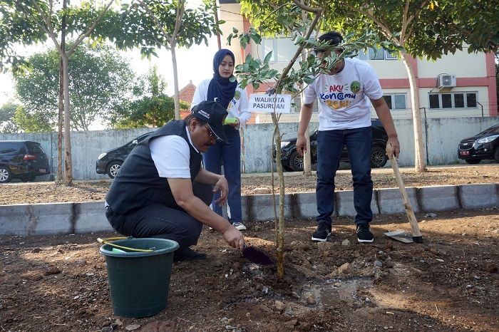 Sedekah Bibit Pohon di Kota Pasuruan, Gus Ipul: Setiap Tebang, Tanam Dua Kali Lipat