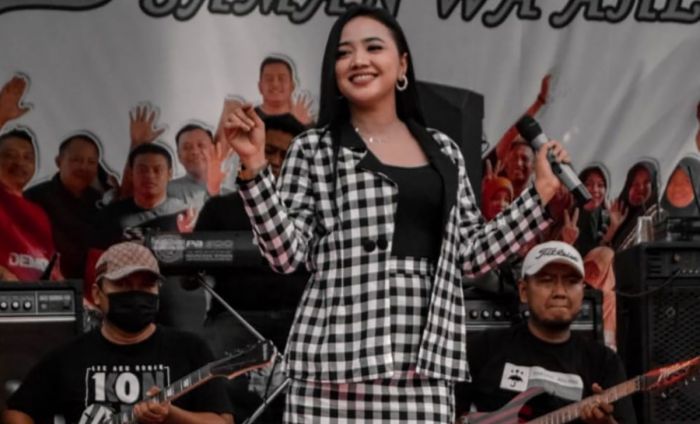 Siska Valentina, Biduan Dangdut dari Sidoarjo yang Rela Jual Kopi