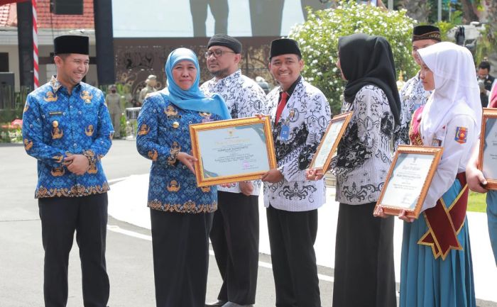 Hore! Tunjangan Profesi 15.301 Guru di Jatim Cair, Gubernur Khofifah: Semoga Menambah Kebahagiaan