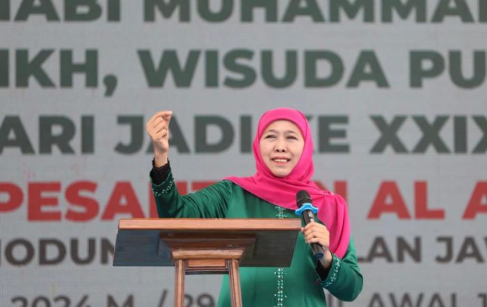 Disambut Doa, Khofifah Ajak Santri Ponpes Al Anwar Bangkalan untuk Tempuh Pendidikan yang Tinggi