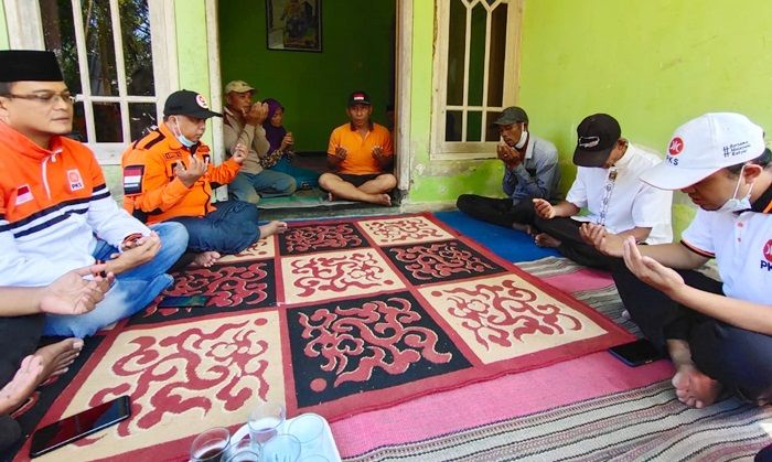 Ketua DPW PKS Jatim Takziah dan Gelar Tahlil untuk Korban Meninggal Gempa Malang