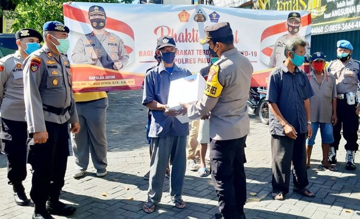 Masa PPKM Darurat, ​Polres Pasuruan Bagikan Paket Sembako untuk Warga Terdampak Covid-19