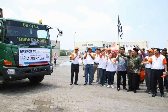 Bupati Sidoarjo Resmi Lepas 5 Kontainer Ikan Olahan ke Australia 