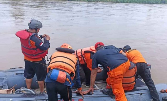 Hari ke-6 Pencarian, Bocah Hanyut di Sungai Brantas Belum Ditemukan