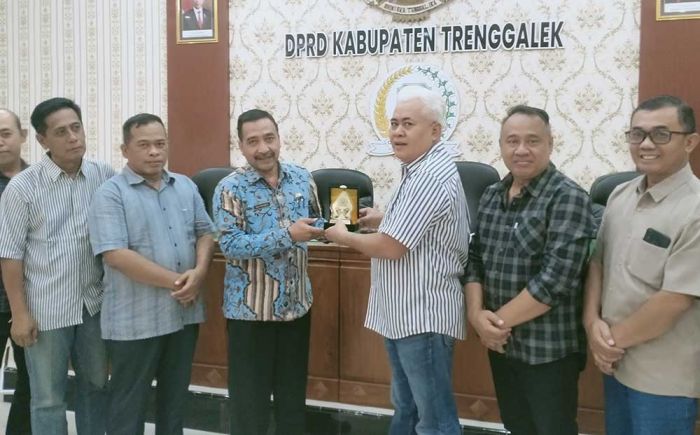 Komisi D DPRD Kabupaten Madiun Gelar Studi Banding Infrastruktur ke Kabupaten Trenggalek