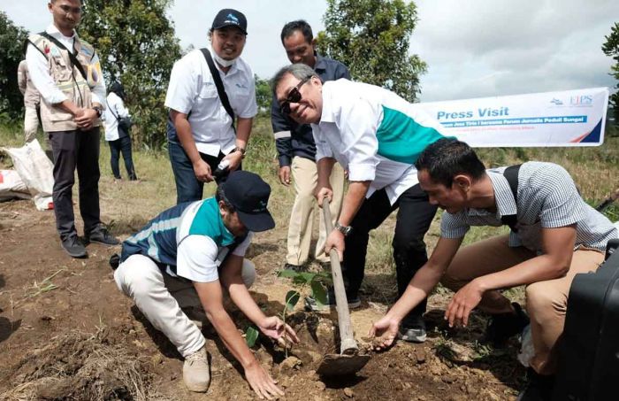 Jasa Tirta I Konservasi Ratusan Hektare Lahan Kritis di Danau Toba