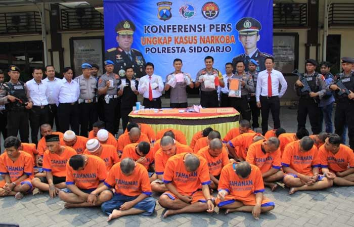 Polresta Sidoarjo Selamatkan Warga Sidoarjo dari Pil Dobel LL