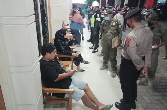 ​Terjaring Razia Hotel, Tiga Pasangan Mesum di Tuban Diciduk Petugas Gabungan