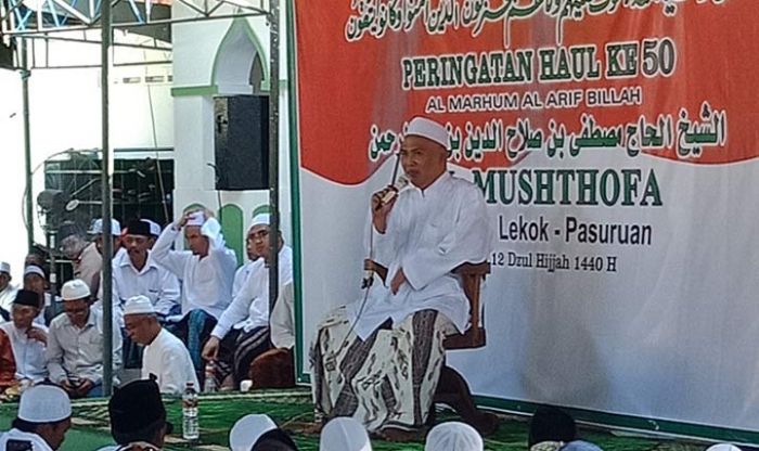 10.000 Warga Pasuruan Hadiri Haul ke-50 KH Mustofa Lekok