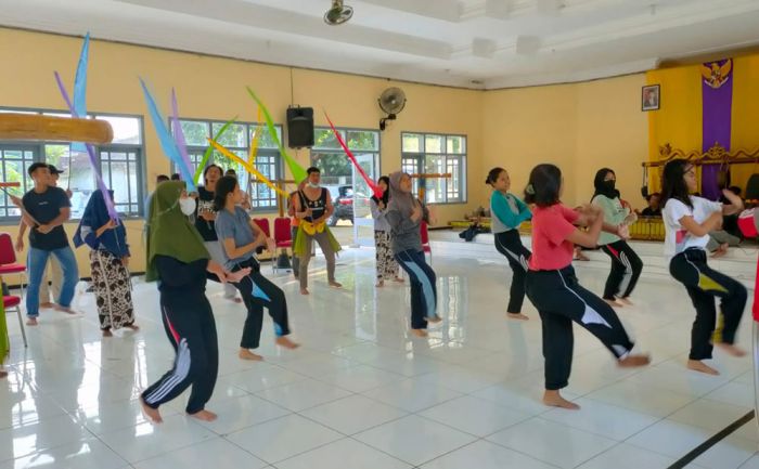 Hadiah Hari Jadi Bojonegoro ke-344, Seniman Sayap Jendela Art Gelar Sandur Kolosal