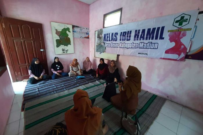 Tekan Angka Stunting, Pemdes Bener Madiun Lakukan PMT pada Ibu Hamil