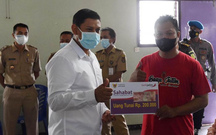 Wali Kota Kediri Salurkan Bantuan Sahabat Untuk 28.783 Keluarga Saat PPKM Darurat