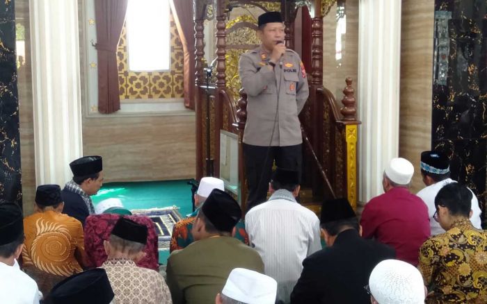 Di Pengajian Masjid Nurul Huda, Kapolsek Tulangan Sampaikan Pesan Kamtibmas di Warga Desa Kepadangan