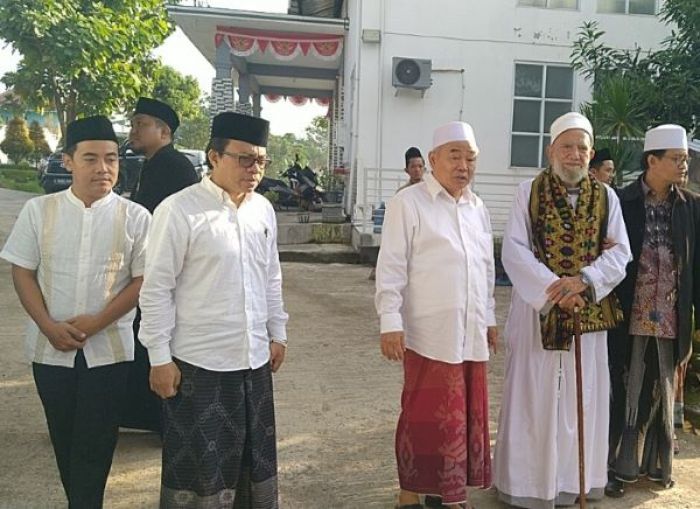 Putra Pendiri NU Ini Direndahkan Habib Pasuruan di Depan Umum, Tapi Malah Tersenyum