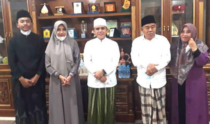 Sowan Kiai Asep, Bupati Ipuk Didampingi Mantan Bupati Banyuwangi