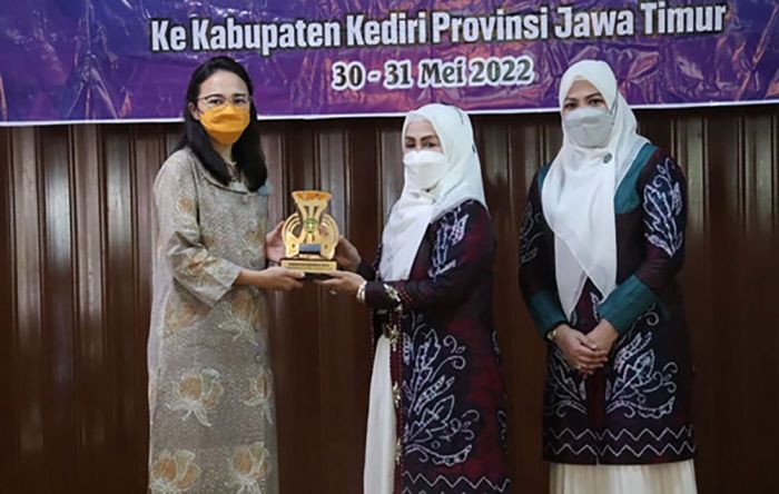 TP PKK Kabupaten Tapin Belajar Pengembangan Desa Ramah Perempuan dan Peduli Anak ke Kediri