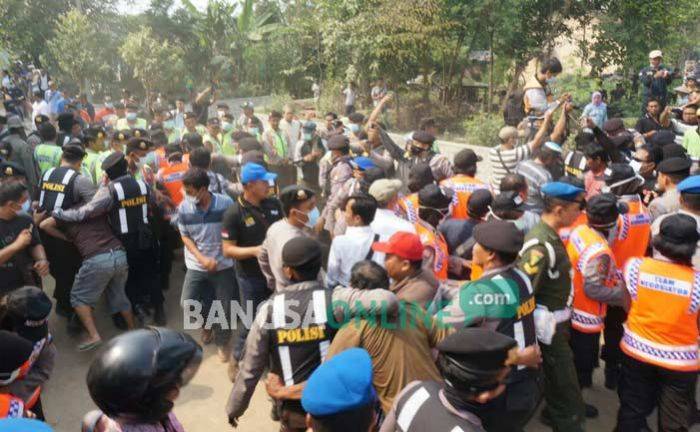 Eksekusi Rumah untuk Jalan Tol Joker di Kesamben Ricuh, Warga Ancam Bunuh Diri