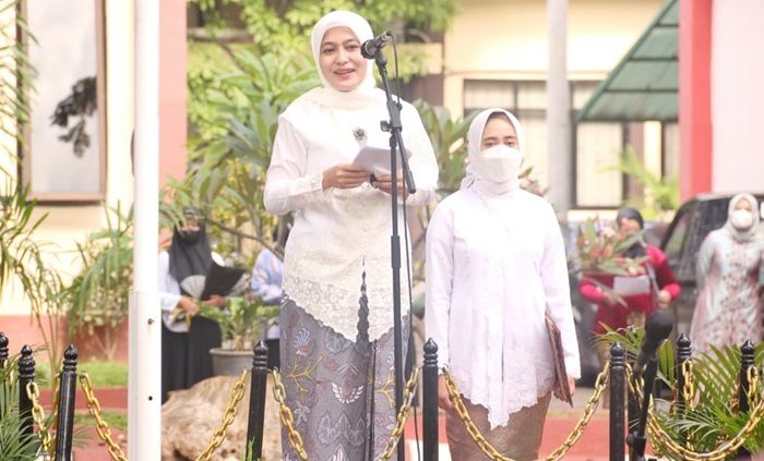 Peringati Hari Ibu, Pemkot Pasuruan Gelar Upacara Pakai Pakaian Kebaya