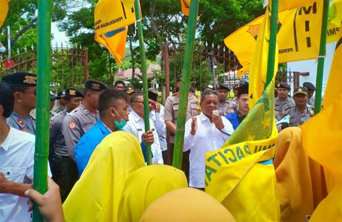 PMII Kembali Demo Kantor Bupati dan DPRD Pacitan, Pertanyakan Normalisasi Sungai Grindulu