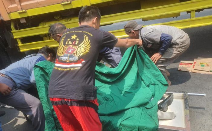 Kecelakaan di Depan SPBU Medaeng, Truk Tabrak Motor, Satu Pelajar Tewas