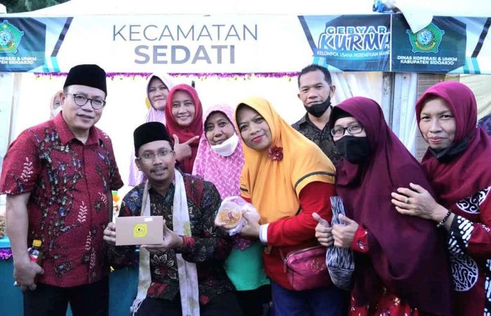 Jelang Nataru, Bupati Sidoarjo Promosikan Produk UMKM Lewat Medsos