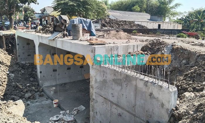 Dikibuli Kontraktor Jembatan Klampok, Ketua Komisi III DPRD Gresik Berang