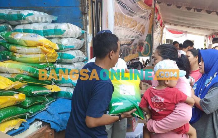 Perum Bulog Kancab Kediri Salurkan Bantuan Pangan Tahap 2 untuk Wilayah Kediri dan Nganjuk