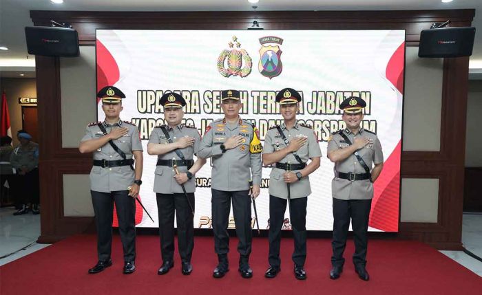 Sertijab Polres Pasuruan, AKBP Bayu Pratama Gubunagi Digantikan AKBP Teddy Candra