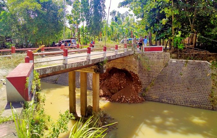 Landhope Jembatan Alternatif Kelurahan Tamanan Trenggalek Ambrol