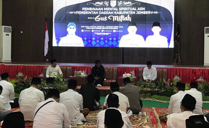 Gelar Siraman Rohani untuk Para Pejabatnya, Bupati Hendy dan Wabup Gus Firjoun Undang Gus Miftah