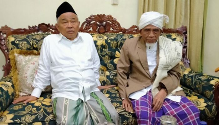 ​Gemar Bagi-Bagi Sarung, Kiai Asep Dapat Salam dari Rasulullah SAW