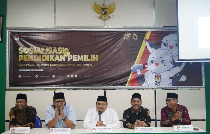 Jelang Pemilu 2024, Anggota KPU RI ini Ajak Pelajar di Mojokerto Saring Informasi