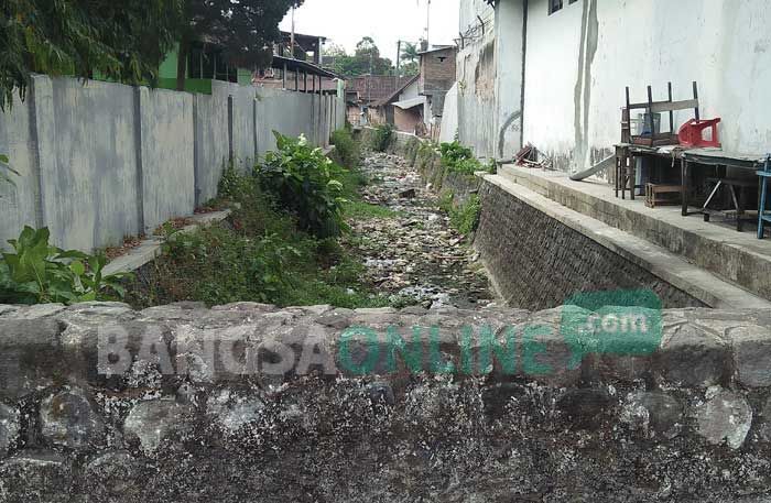 Kemarau, Delapan Aliran Sungai di Kota Blitar Mengering, Ini Dampaknya Terhadap Petani