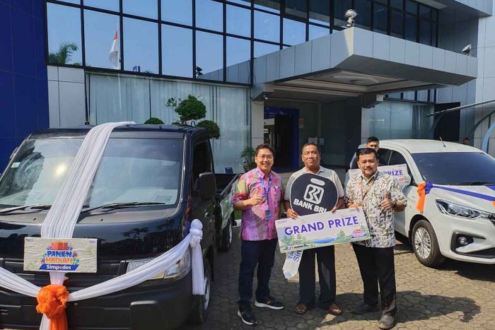 Mimpi Dikerumuni Anak Kecil, Petani di Tuban Dapat Hadiah Mobil dari BRI