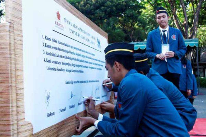 MOB, Mahasiswa Baru Ubaya Deklarasi Anti Narkoba