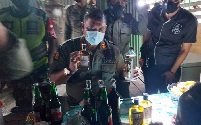 Razia Pekat Jelang Ramadan, Satpol PP Sidoarjo Amankan Ratusan Botol Miras