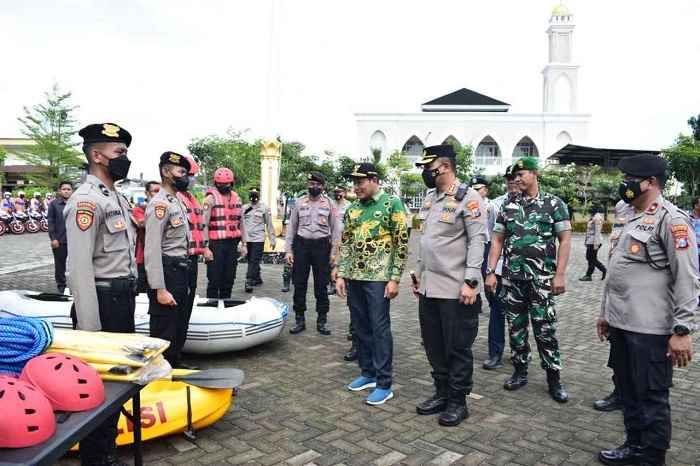 Personel Siaga Bencana Sidoarjo Lakukan Apel Kesiap-siagaan