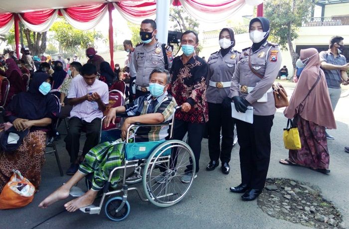 Polres Gresik Fasilitasi Vaksin Covid-19 Penyandang Disabilitas