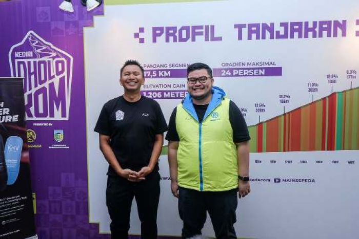 Bersama Azrul Ananda, Bupati Dhito Semangati Pesepeda yang Ikuti Kediri Dholo KOM 2024