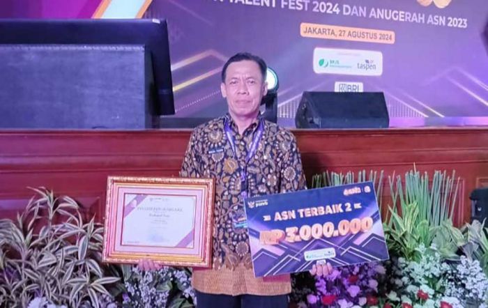 Pj Wali Kota Mojokerto Bangga dengan Prestasi Mochamad Yasin, Guru Terbaik II Tingkat Nasional