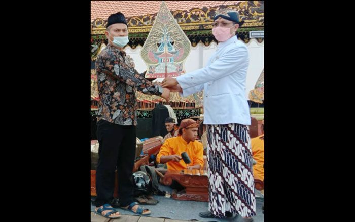 Wayang Kulit dan Arakan Tujuh Tumpeng Warnai Gelaran Ruwah Desa Sebani Sidoarjo