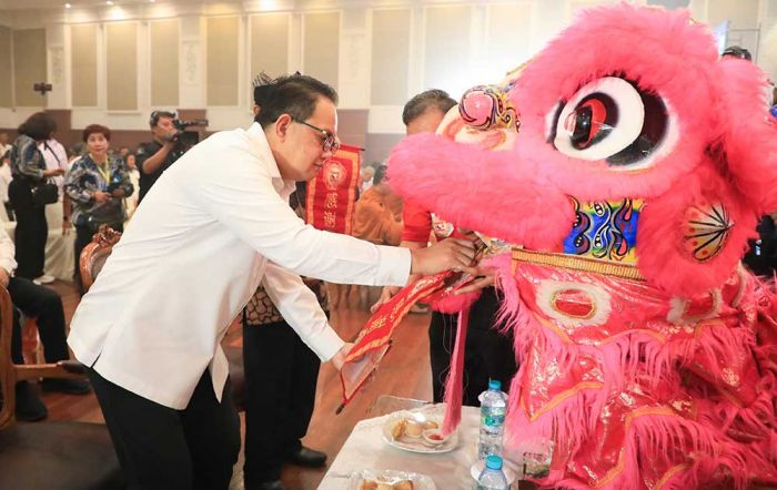 Peringati Dhammasanti Waisak 2568 BE, Pj. Gubernur Adhy Ajak Umat Buddha Perkuat Moderasi