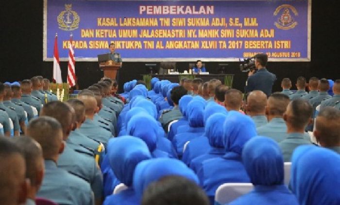 Kaskoarmada II Hadiri Pembekalan Kasal pada Siswa Diktukpa TNI AL