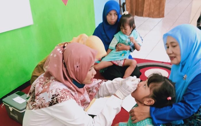 Demi Anak, Khofifah Ingatkan Orang Tua Datangi Yankes Terdekat, Besok Hari Terakhir PIN Polio